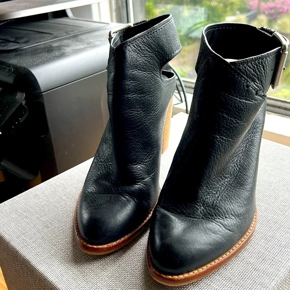 Dolce Vita Black Buckle Booties - Picture 1 of 7